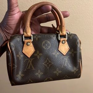 Mini Louis Vuitton purse